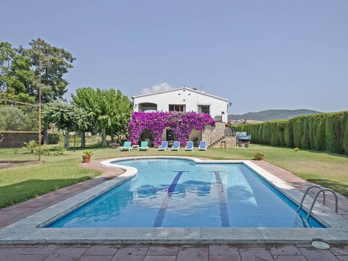 Holiday home for 10 people, with garden and terrace as well as pool, with pets - 1