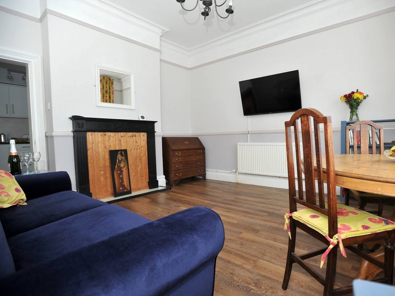 Hamilton Apartment in Cheltenham, Gloucestershire