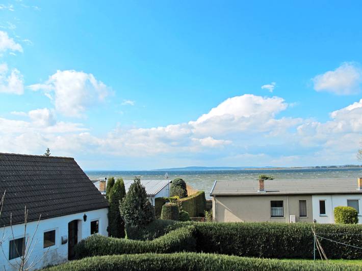 Ferienwohnung für 4 Personen, mit Terrasse und Garten sowie Seeblick in Kummerow