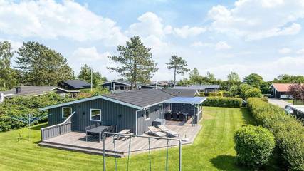 Ferienhaus für 6 Personen, mit Terrasse und Garten in Diernæs