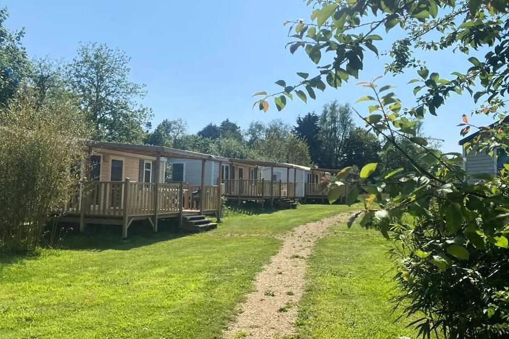 Mobil Home Simply Riviera 3 Pièces 4 Personnes + Tv in Plougasnou, Ceinture Dorée