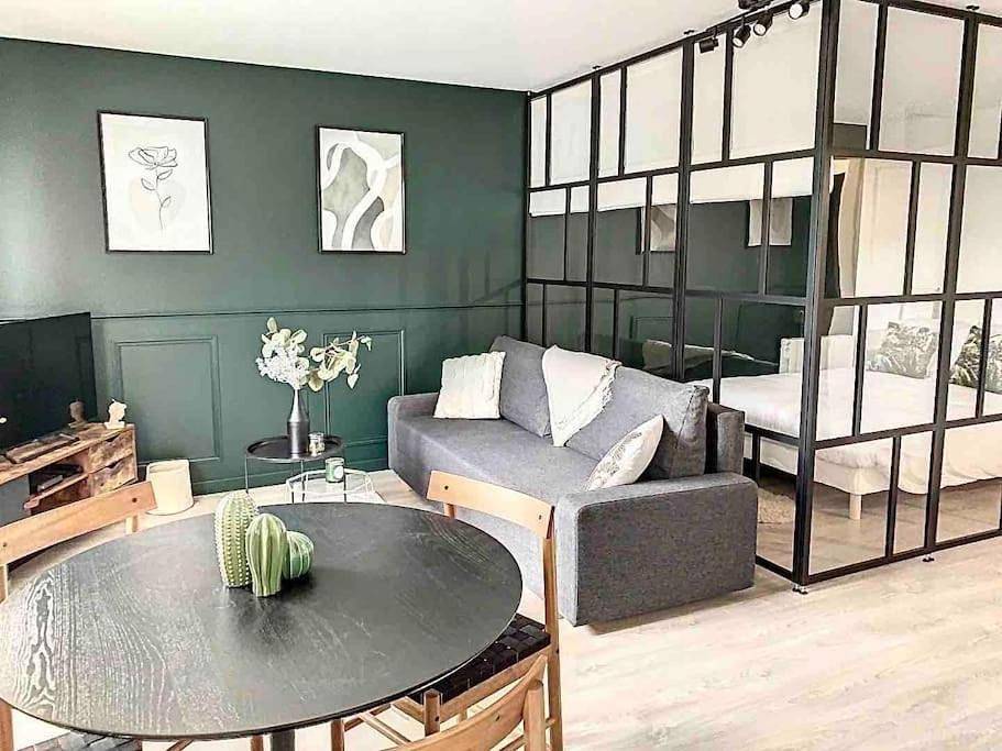 Appartement entier, One-Bedroom Apartment in Margny-lès-Compiègne, Oise