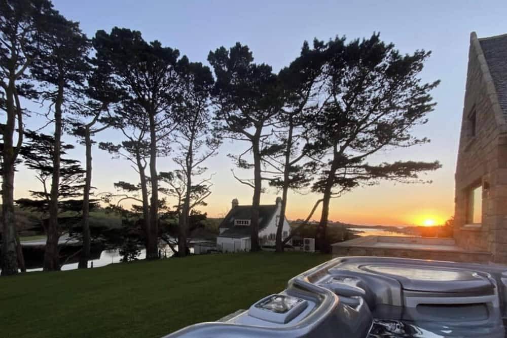 Ker Lan - Character house with Spa and sea view in Lanildut, Región de Brest