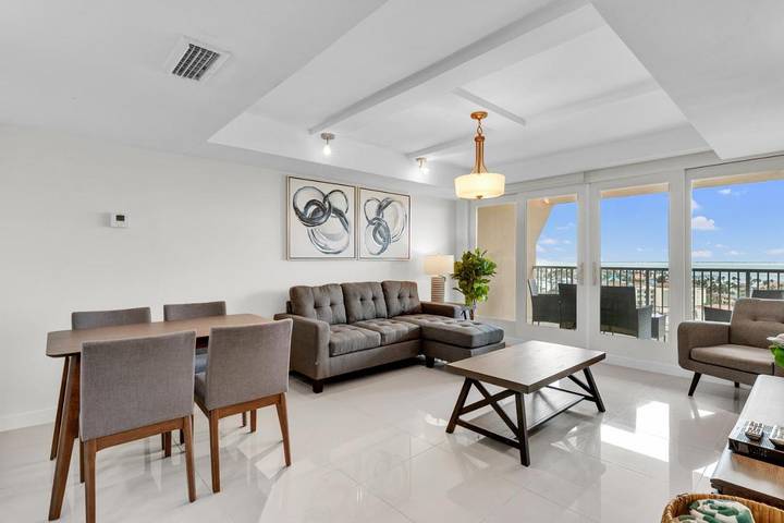 Apartamento de vacaciones para 4 personas, con piscina y jardín además de jacuzzi y balcón - 1