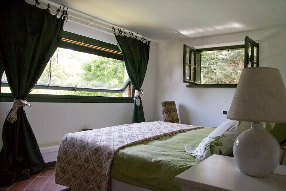 Komfortable Villa mit privatem Pool und großem Garten, in der Nähe von Como und Mailand in Montorfano, Brianza