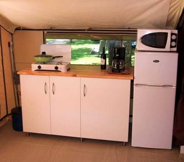 Tente pour 4 Personnes dans Thégra, Parc Naturel Régional des Causses du Quercy, Photo 2