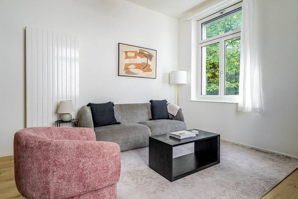 Apartamento entero, Blueground | Seebach, balcony, nr Katzensee in Zúrich, Distrito de Zúrich