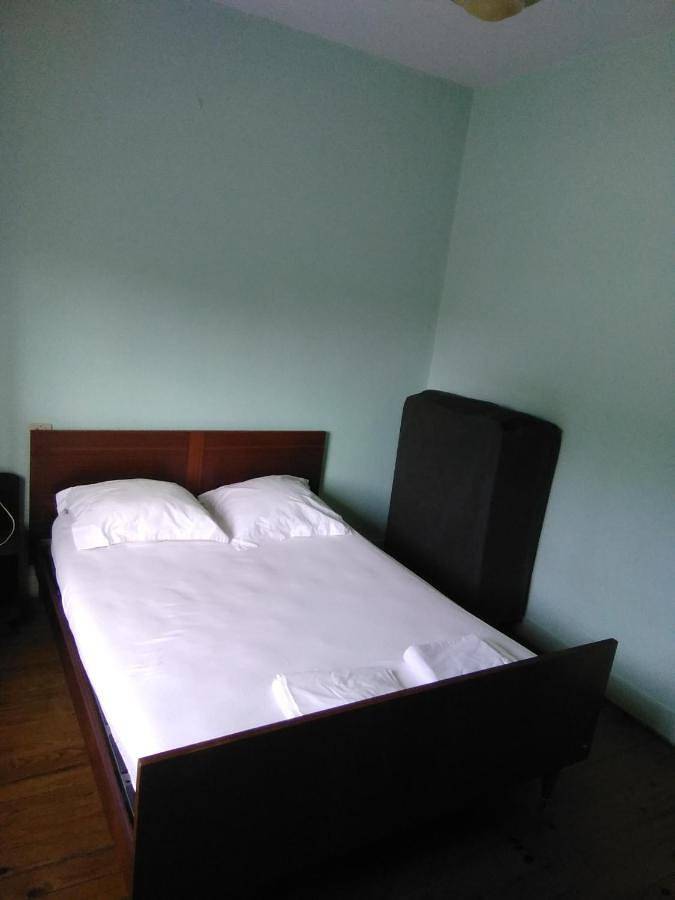 Two-Bedroom House in Miramont-de-Guyenne, Région de Marmande