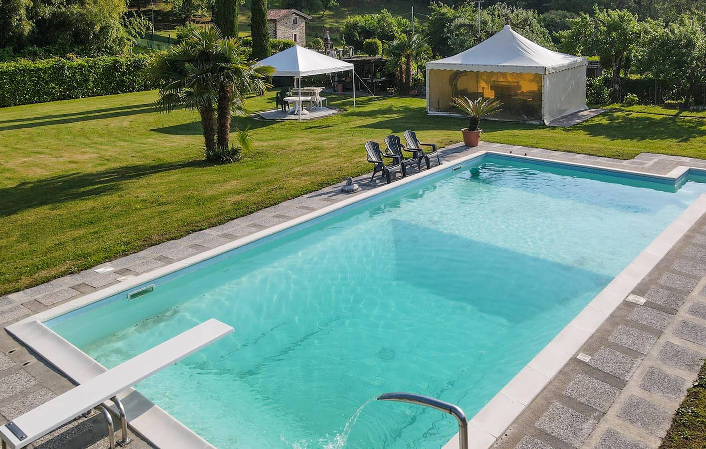 Ganze Ferienwohnung, Ruhige Gartenwohnung mit Pool in der Nähe von Barga Zentrum in Barga, Parco Regionale delle Alpi Apuane
