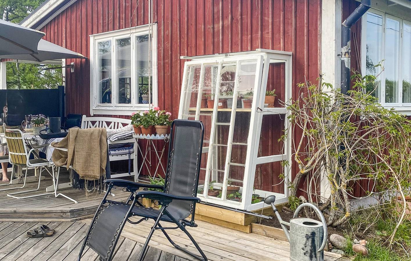 Hus för 5 Personer med trädgård in Vänern