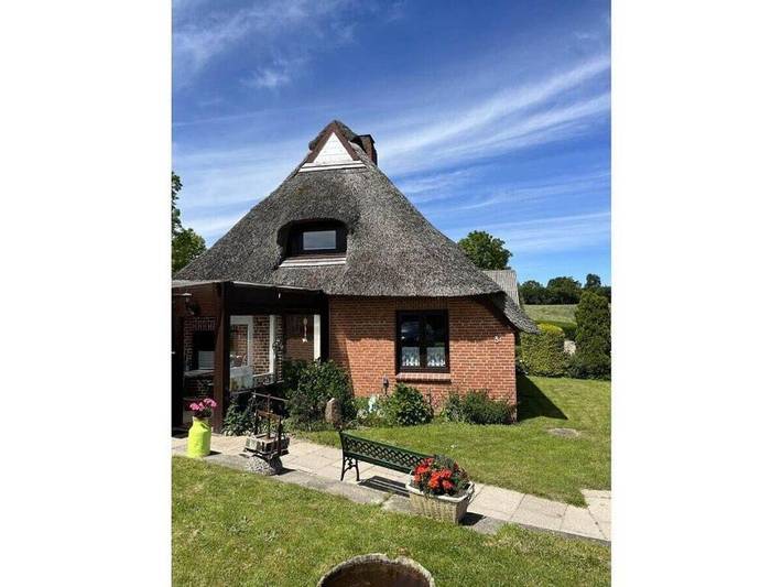 Ferienhaus für 4 Personen, mit Terrasse und Garten sowie Sauna in Grebin