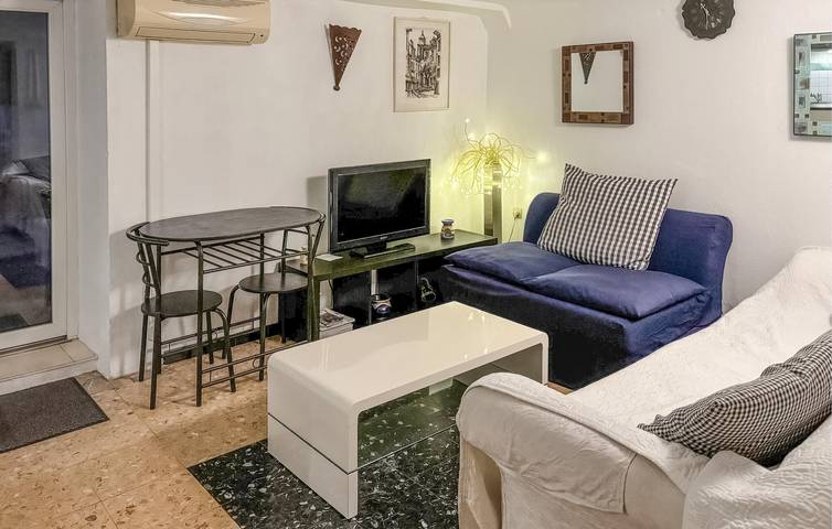 Ferienwohnung für 4 Personen, mit Terrasse und Pool in Cogolin - 4