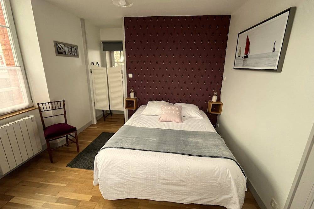 Maison de Charme centre bourg , à 500m des Plages, proche Dinard. in Lancieux, Région de Dinan