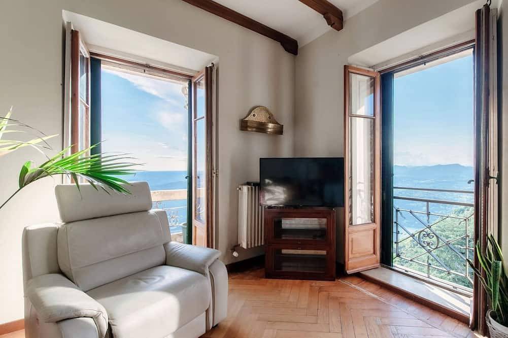Appartamento intero, Vista mozzafiato su Como (Almost Paradise) in Brunate, Lago di Como