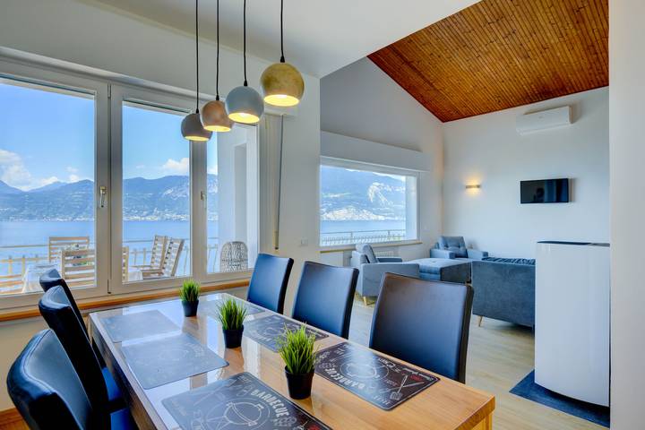 Casa vacanza per 6 persone, con vista lago e giardino nonché balcone - 1