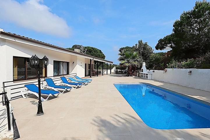 Gîte pour 12 personnes, avec jardin, animaux acceptés