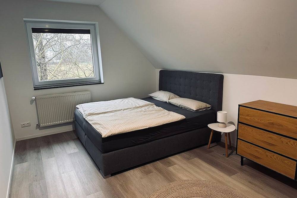 Ganze Wohnung, Gemütliche 3 Zimmer Wohnung am Bremer Kreuz, 3 min vom beliebten Weserpark! in Achim, Landkreis Verden