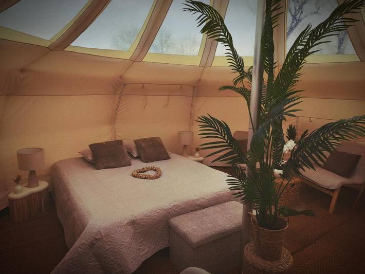 Gîte pour 2 personnes, avec Jacuzzi et Terrasse ainsi que Jardin et Vue à Lapalisse - 4