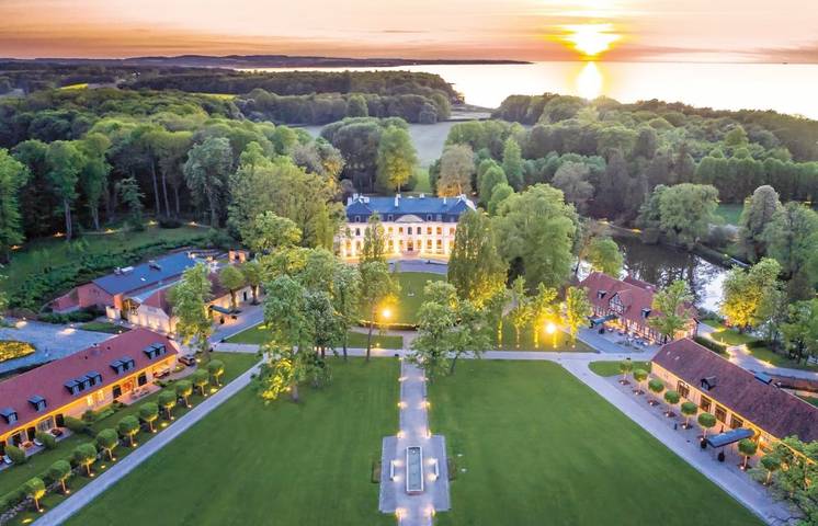Ferienhaus für 2 Personen, mit Terrasse und Garten sowie Pool und Sauna