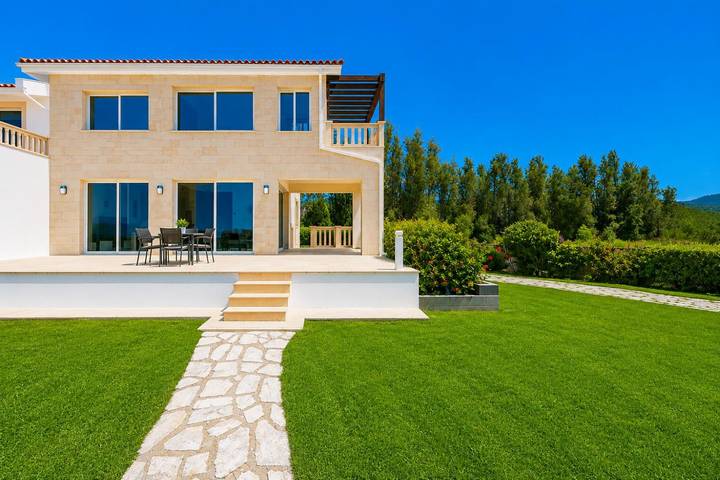 Villa für 5 Personen, mit Terrasse und Meerblick - 1