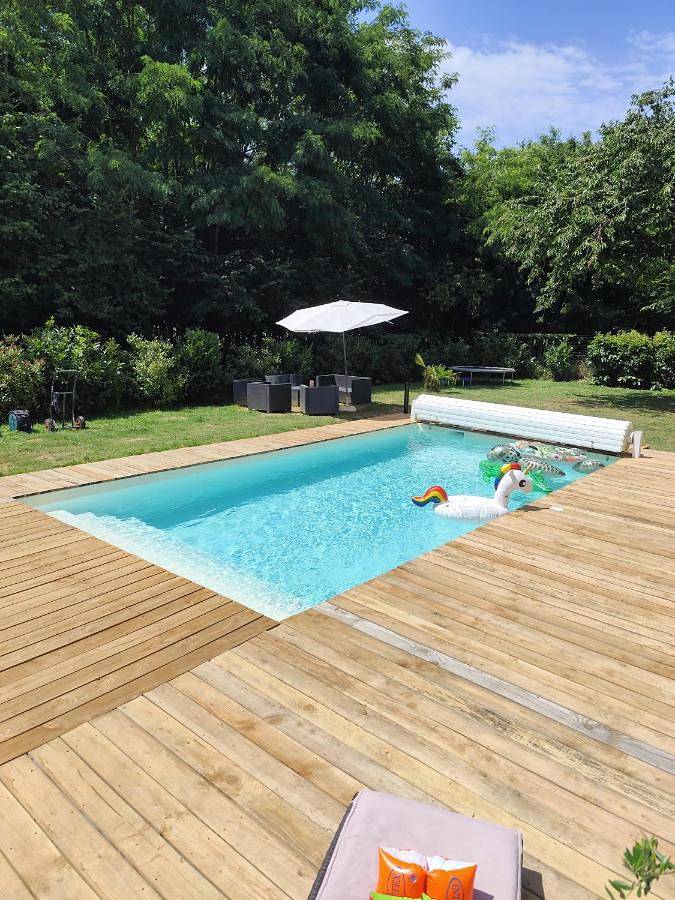 Location de vacances pour 2 personnes, avec piscine ainsi que jardin et vue à Neuville-sur-Sarthe