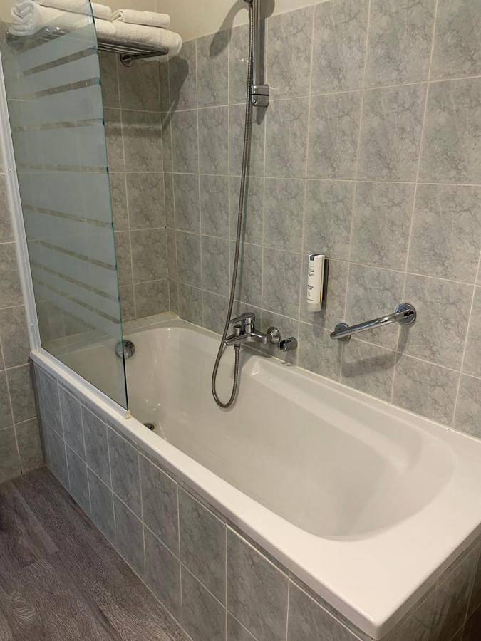 Ganze Wohnung, Apartment with Balcony in Chinon, Loire-Tal