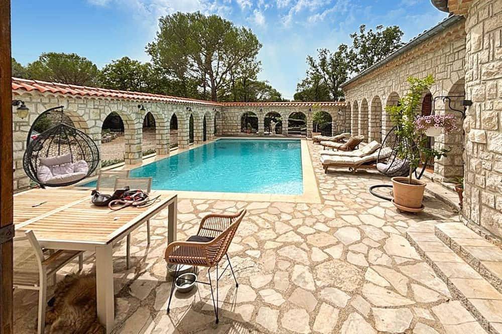 Cozy home in Saint-Vallier-De-Thiey in Saint-Vallier-de-Thiey, Cannes und Umgebung