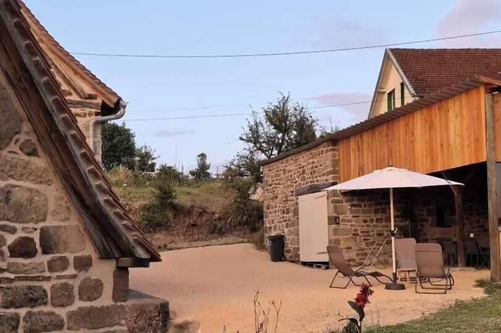 Location de vacances pour 6 personnes, avec Terrasse à Marcillac-la-Croze