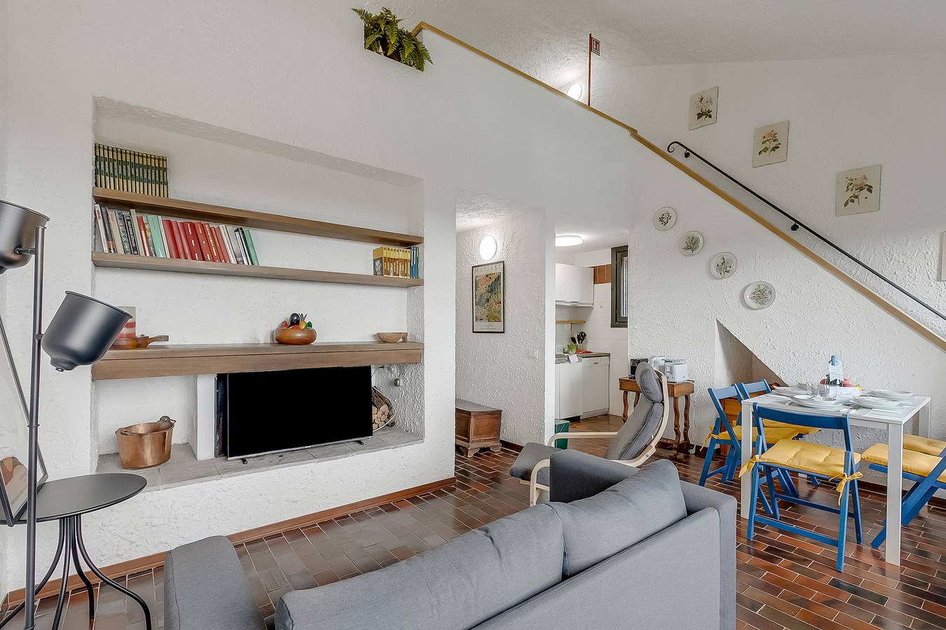 Charming 2-Bedroom Apartment with Pool, Near Lake Maggiore in Vezzo (Gignese), Comune di Gignese