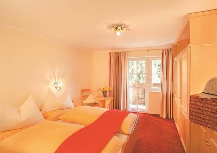 Ganze Ferienwohnung, Apartment/2 Schlafräume/Bad, Wc "360" in Hirschegg Kleinwalsertal, Mittelberg