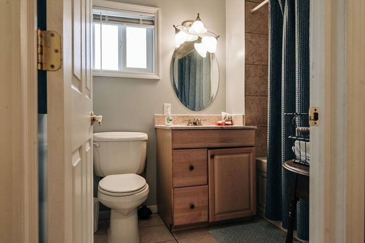 Vacation rental for 6 people, with balcony and yard in Lake Huron