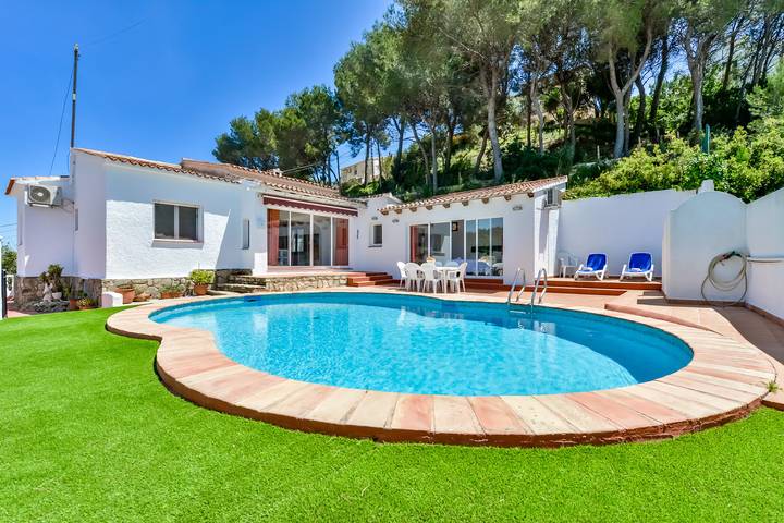 Finca für 8 Personen, mit Garten und Terrasse in Benissa