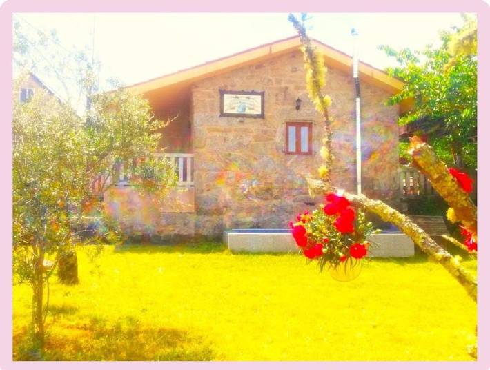 Casa de vacaciones para 6 personas, con vistas además de jardín y piscina, Se admiten mascotas en Mondariz