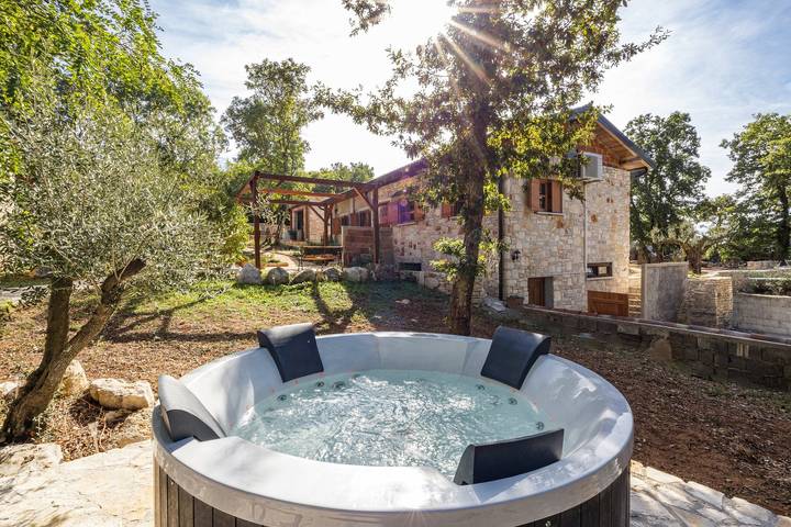 Studio für 2 Personen, mit Whirlpool und Garten, mit Haustier in Rovinj
