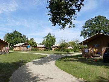Tente pour 4 personnes, avec bassin pour enfant dans Mayenne