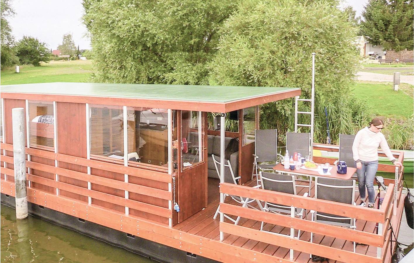 Hausboot am Wasser mit Gartenterrasse und Seeblick in Beetzsee, Westhavelland
