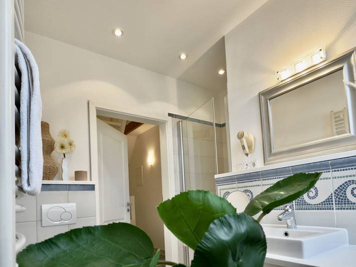 Ganze Wohnung, "Harleglück: Naturidyll für 6 – Balkon, 90qm, Grünblick!" in Carolinensiel-Harlesiel, Wittmund