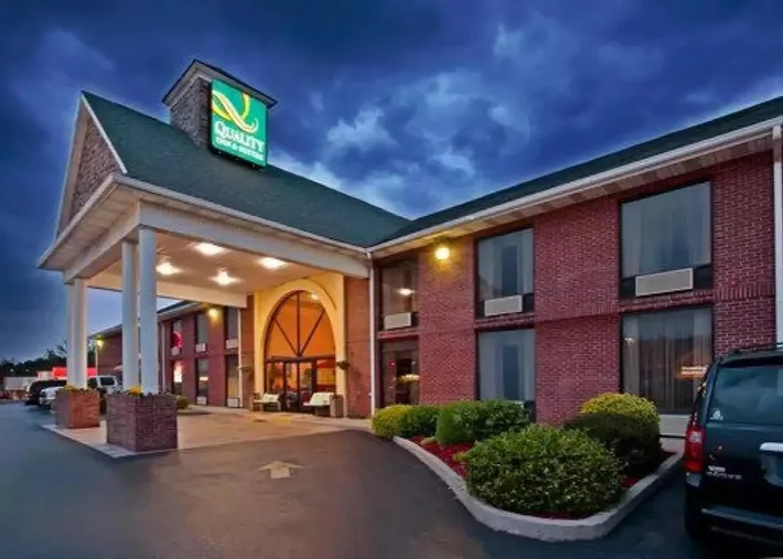 Hotel para 4 personas, con piscina - 1