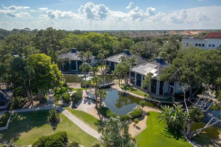 Resort para 6 personas, con vistas además de jardín y piscina, Se admiten mascotas - 1
