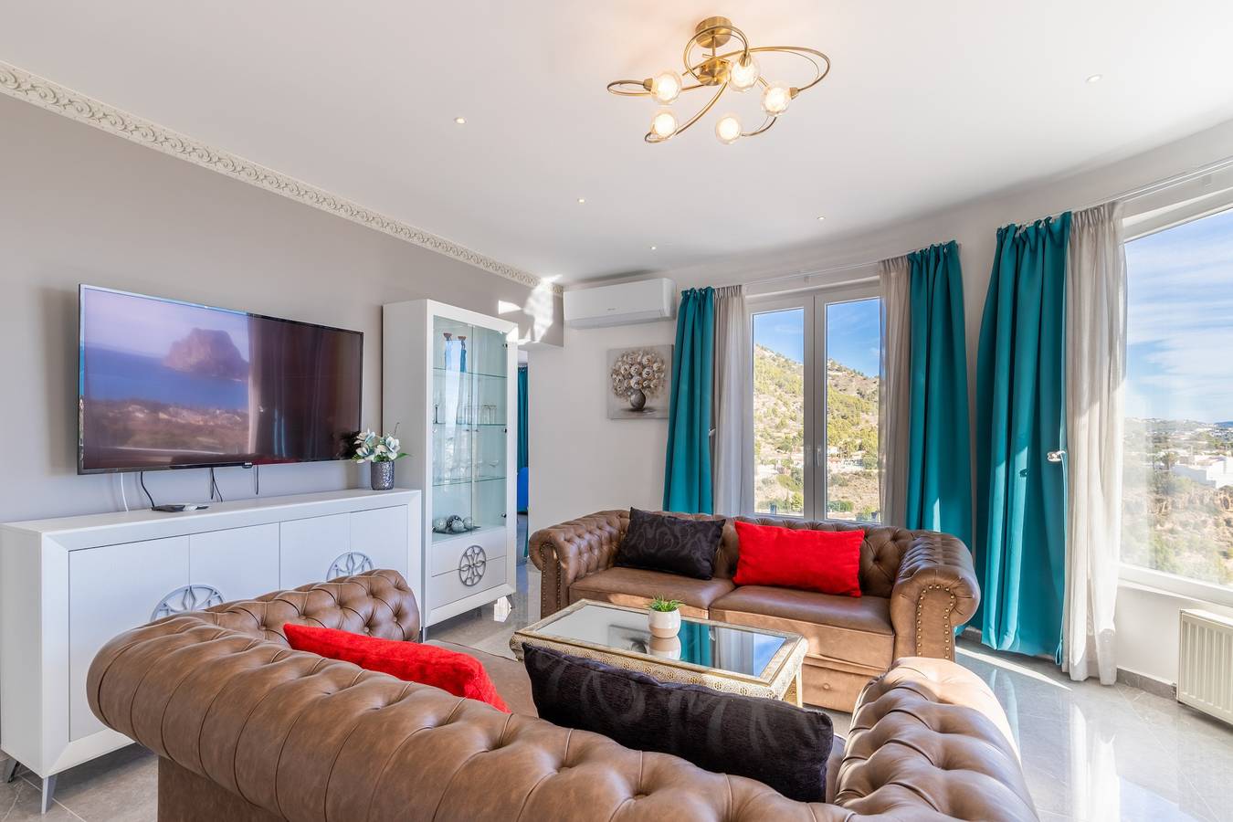 Villa 'Sol Y Mar' with Private Pool, Wi-Fi and Air Conditioning in Maryvilla, Costa Blanca