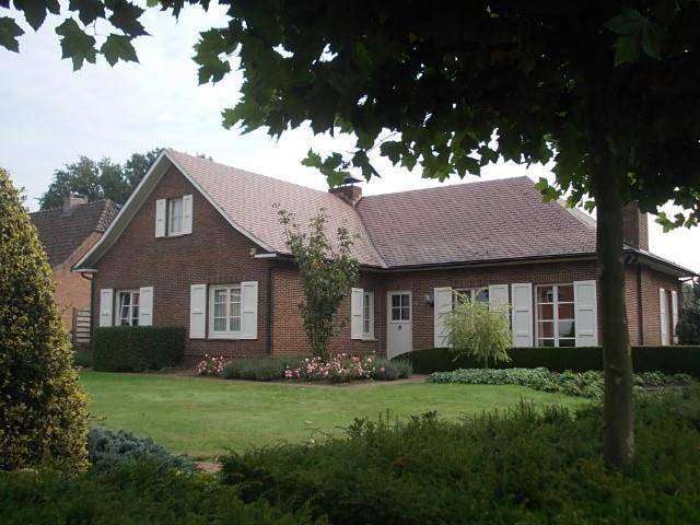 Villa pour 16 personnes, avec Terrasse ainsi que Jardin et Piscine à Hoogstraten