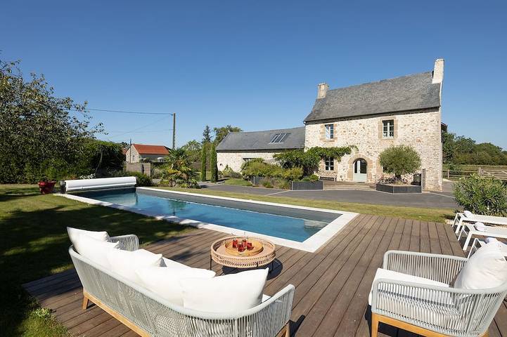 Location de vacances pour 9 personnes, avec jacuzzi et jardin dans Val-d'Izé