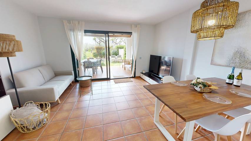 Location de vacances pour 6 personnes, avec bassin pour enfant ainsi que balcon et jardin, adapté aux familles à El Perelló - 2