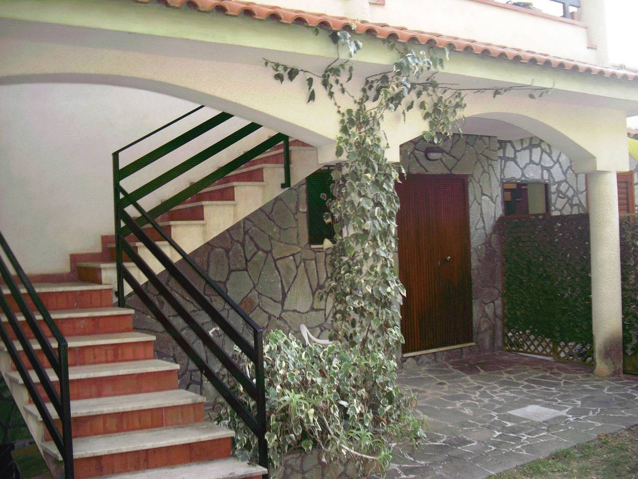 Appartement entier, Appartement confortable avec balcon, jardin et parking près de la plage in Pisciotta, Cilento Coast