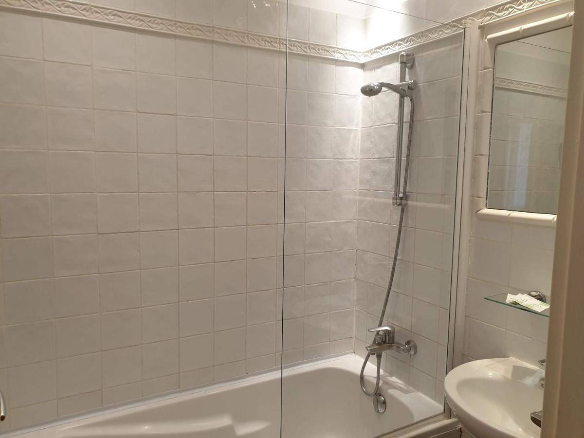 Classic room in Toulon, Côte méditerranéenne (France)