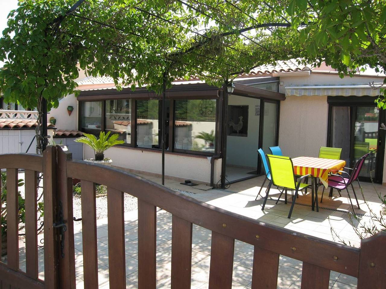 Villa de vacaciones con terraza, clim, jardín, Bbq, cerca de la playa en St. Cyprien in Saint-Cyprien-Plage, Saint-Cyprien