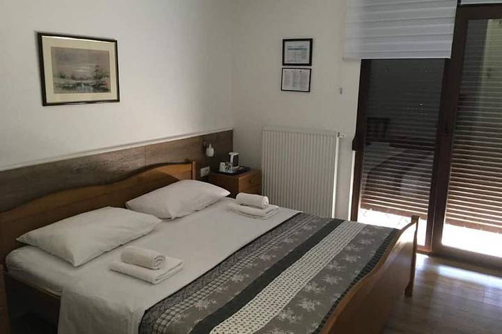 Ganze Wohnung, Guesthouse Family Bosnic -One bedroom apartment with Terrace in Smoljanac, Plitvicer Seen