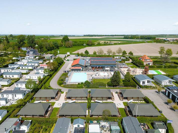 Camping für 6 Personen, mit Terrasse und Pool in Kamperland