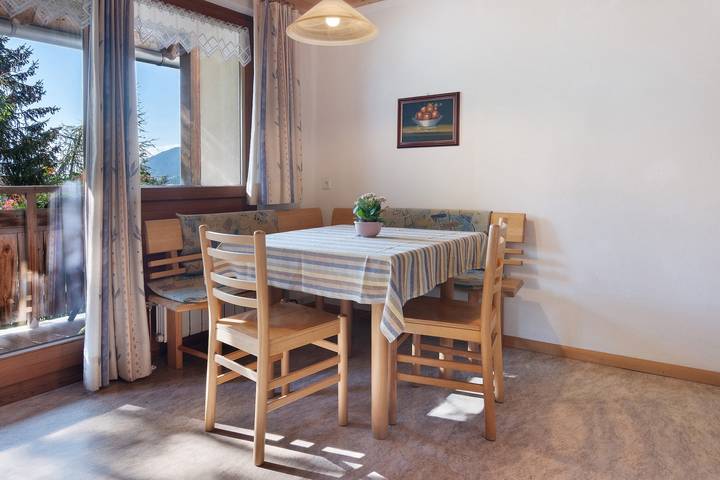 Entire apartment, Holiday Apartment 'Appartements Egart 1' with Lake View, Balcony and Wi-Fi in Nauderer Berge, Graun