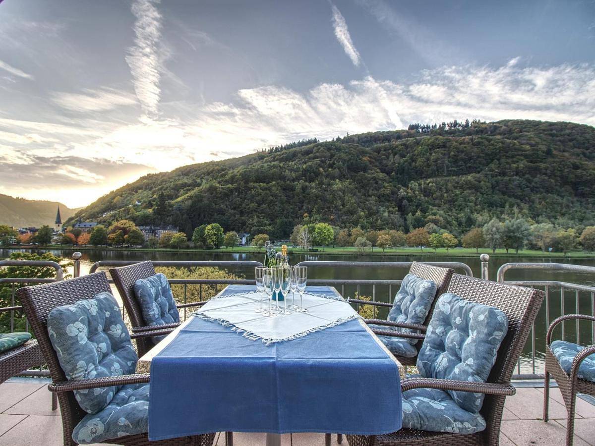 Ganze Wohnung, Apartment with Balcony in Bullay, Traben-Trarbach und Umbegung